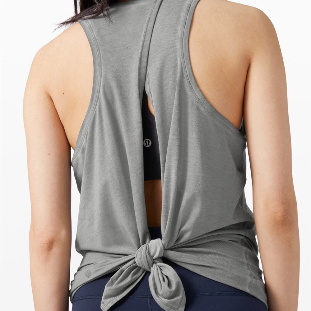 Lululemon Light grey all tied up tank!